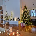 Arctic Circle Luxury House - Next To Santa's Village Rovaniemi