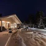 Arctic Circle Luxury House - Next To Santa's Village Villa