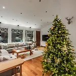 Arctic Circle Luxury House - Next To Santa's Village *