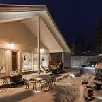 Arctic Circle Luxury House - Next To Santa's Village Villa