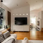 Arctic Circle Luxury House - Next To Santa's Village Villa *