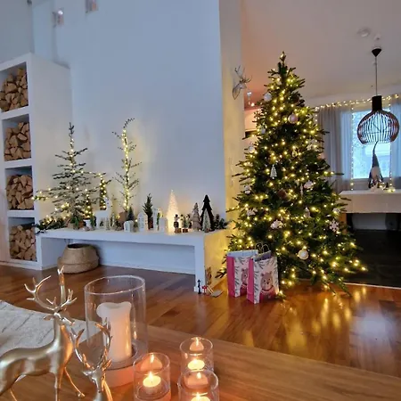 Arctic Circle Luxury House - Next To Santa's Village 罗瓦涅米