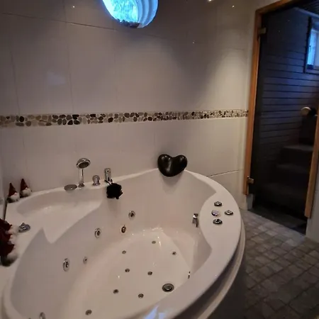 别墅 Arctic Circle Luxury House - Next To Santa's Village 罗瓦涅米