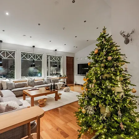 Arctic Circle Luxury House - Next To Santa's Village *