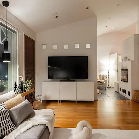Arctic Circle Luxury House - Next To Santa's Village 别墅 *