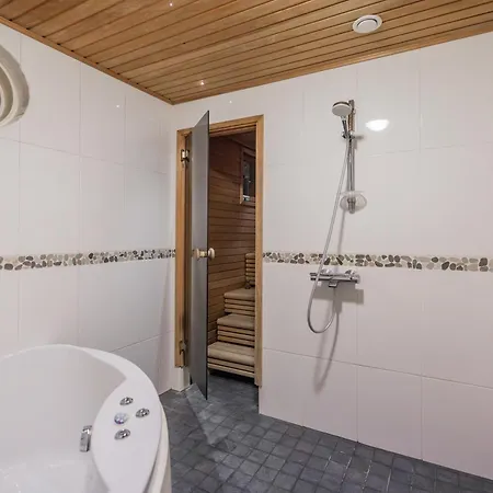 Arctic Circle Luxury House - Next To Santa's Village Rovaniemi